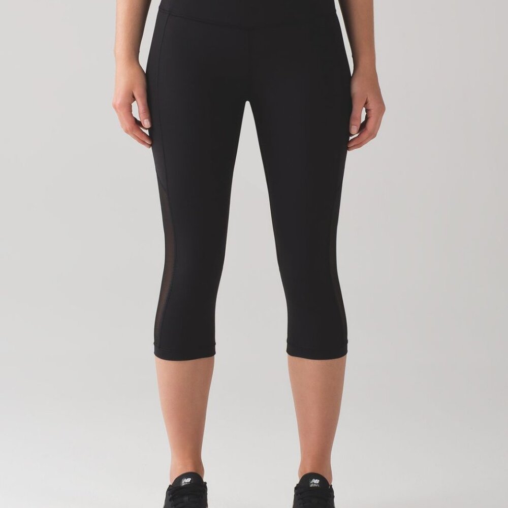 Lululemon Gear‎ Up Crop women's 6 black mesh panels